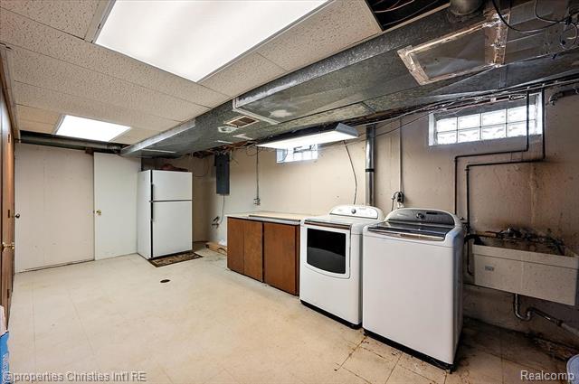 Builiding view sixty two for 6386 Thorncrest, Bloomfield Hills, MI. 48301