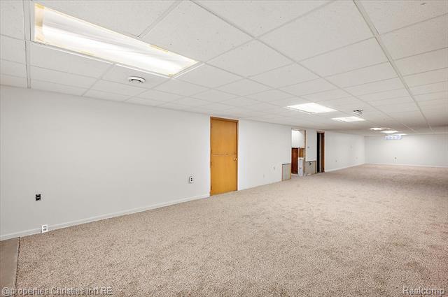 Builiding view sixty for 6386 Thorncrest, Bloomfield Hills, MI. 48301