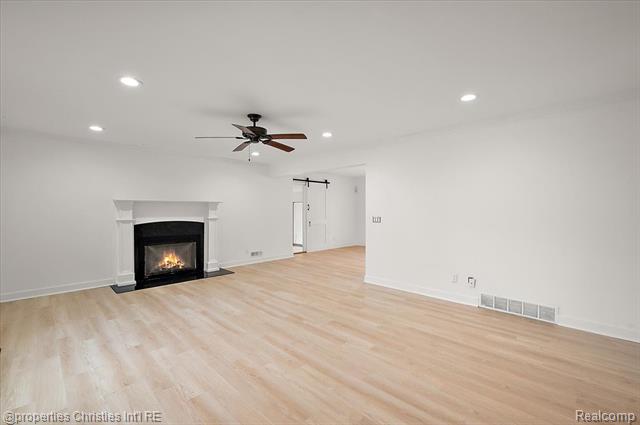 Builiding view ten for 6386 Thorncrest, Bloomfield Hills, MI. 48301