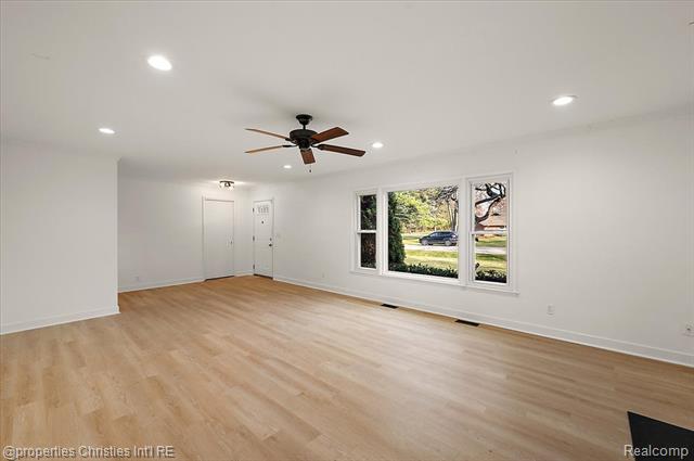 Builiding view thirteen for 6386 Thorncrest, Bloomfield Hills, MI. 48301