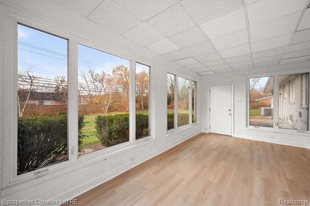 Builiding view thirty two for 6386 Thorncrest, Bloomfield Hills, MI. 48301