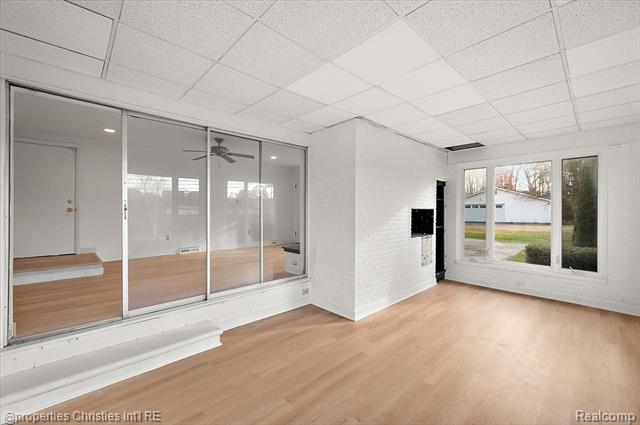 Builiding view thirty for 6386 Thorncrest, Bloomfield Hills, MI. 48301