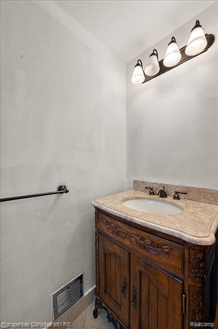 Builiding view twenty four for 6386 Thorncrest, Bloomfield Hills, MI. 48301