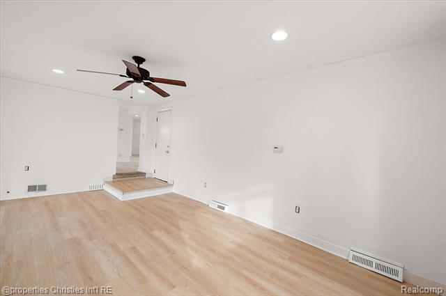 Builiding view twenty seven for 6386 Thorncrest, Bloomfield Hills, MI. 48301