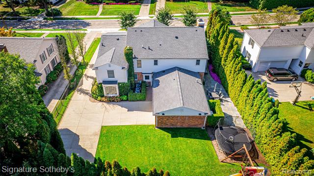 Builiding view thirty four for 182 S Chewton, Bloomfield Hills, MI. 48301