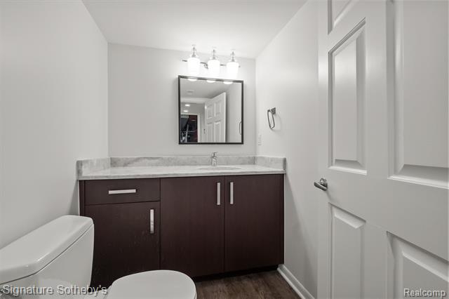 Builiding view thirty for 182 S Chewton, Bloomfield Hills, MI. 48301