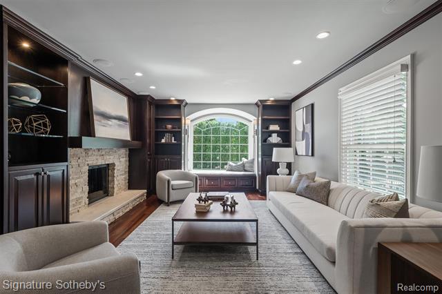 Builiding view three for 182 S Chewton, Bloomfield Hills, MI. 48301
