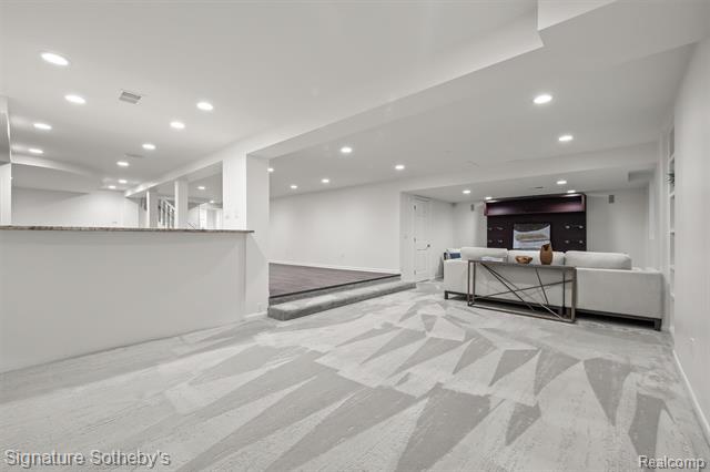 Builiding view twenty eight for 182 S Chewton, Bloomfield Hills, MI. 48301