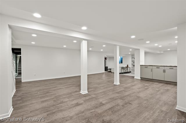 Builiding view twenty five for 182 S Chewton, Bloomfield Hills, MI. 48301