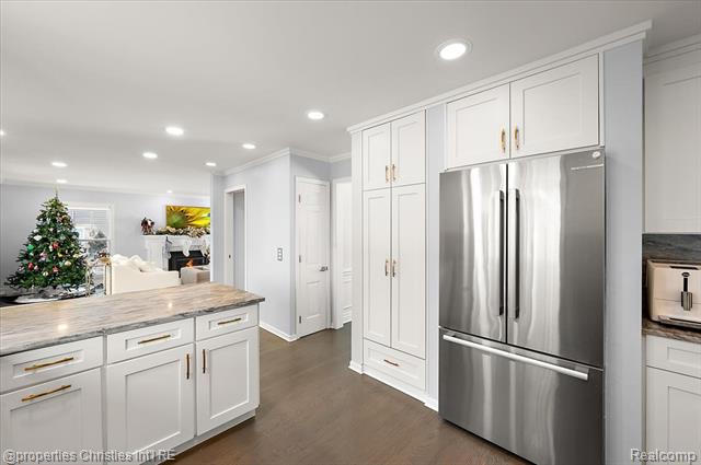 Builiding view eleven for 180 Pilgrim, Birmingham, MI. 48009