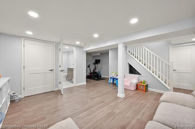 Builiding view fifty four for 180 Pilgrim, Birmingham, MI. 48009