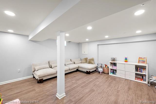 Builiding view fifty six for 180 Pilgrim, Birmingham, MI. 48009