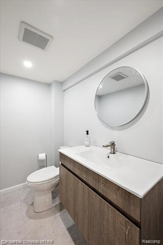 Builiding view fifty two for 180 Pilgrim, Birmingham, MI. 48009