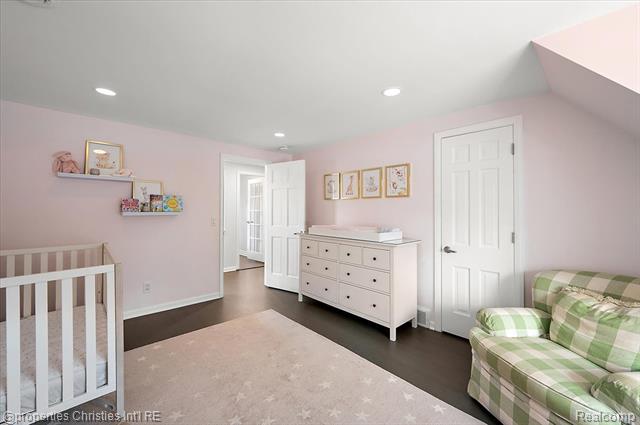 Builiding view fifty for 180 Pilgrim, Birmingham, MI. 48009