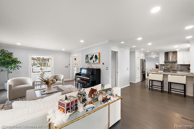 Builiding view five for 180 Pilgrim, Birmingham, MI. 48009