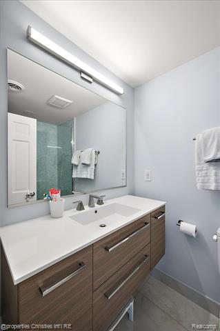 Builiding view forty six for 180 Pilgrim, Birmingham, MI. 48009