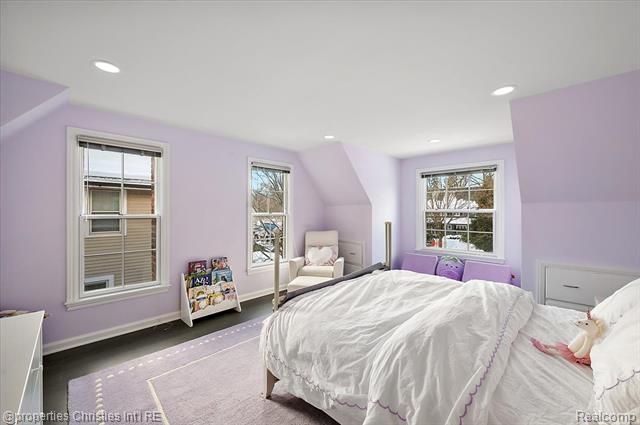 Builiding view forty three for 180 Pilgrim, Birmingham, MI. 48009