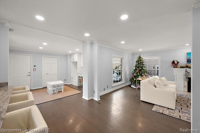 Builiding view fourteen for 180 Pilgrim, Birmingham, MI. 48009