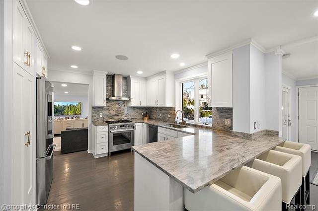 Builiding view nine for 180 Pilgrim, Birmingham, MI. 48009