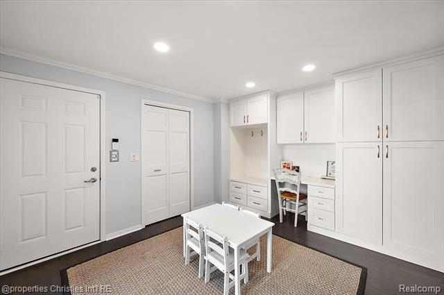 Builiding view sixteen for 180 Pilgrim, Birmingham, MI. 48009