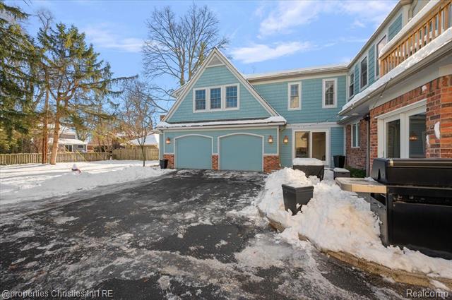 Builiding view sixty two for 180 Pilgrim, Birmingham, MI. 48009