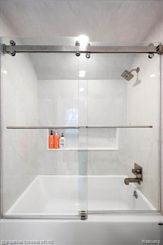 Builiding view thirty nine for 180 Pilgrim, Birmingham, MI. 48009