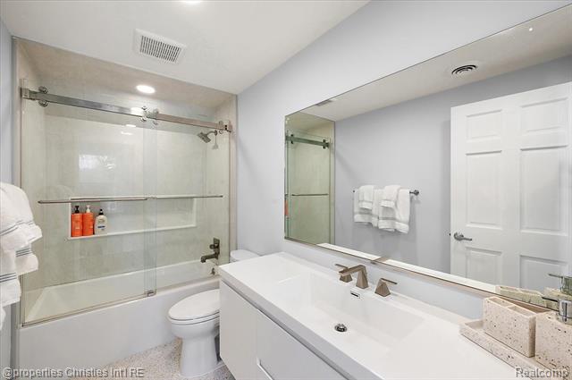 Builiding view thirty seven for 180 Pilgrim, Birmingham, MI. 48009