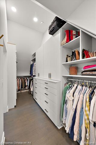 Builiding view thirty for 180 Pilgrim, Birmingham, MI. 48009