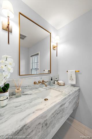 Builiding view twenty two for 180 Pilgrim, Birmingham, MI. 48009