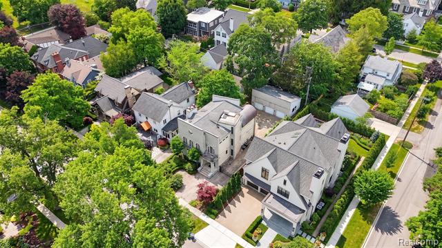 Builiding view eighty three for 750 Hazelwood, Birmingham, MI. 48009