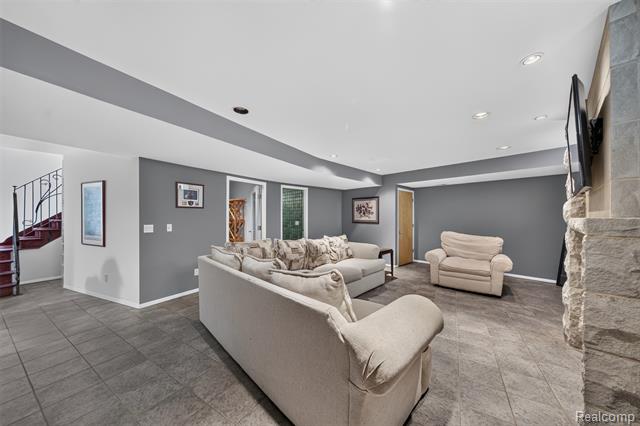Builiding view forty six for 750 Hazelwood, Birmingham, MI. 48009