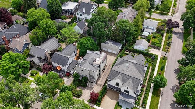 Builiding view sixty seven for 750 Hazelwood, Birmingham, MI. 48009