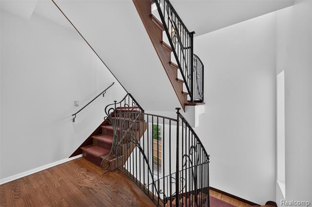 Builiding view twenty one for 750 Hazelwood, Birmingham, MI. 48009