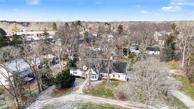 Builiding view forty for 5840 Inkster, West Bloomfield, MI. 48323