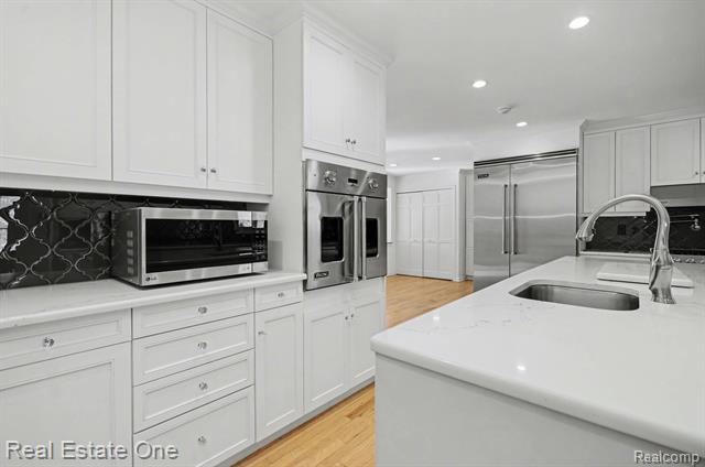 Builiding view twelve for 5840 Inkster, West Bloomfield, MI. 48323