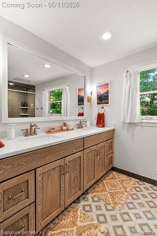 Builiding view thirty three for 5748 Cherry Crest, West Bloomfield, MI. 48322
