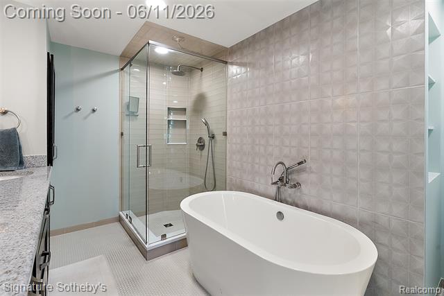 Builiding view twenty four for 5748 Cherry Crest, West Bloomfield, MI. 48322