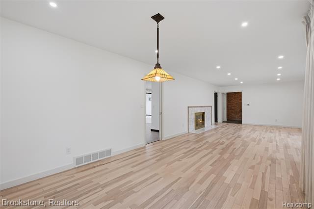 Builiding view ten for 4190 Valley Forge, Bloomfield Hills, MI. 48301