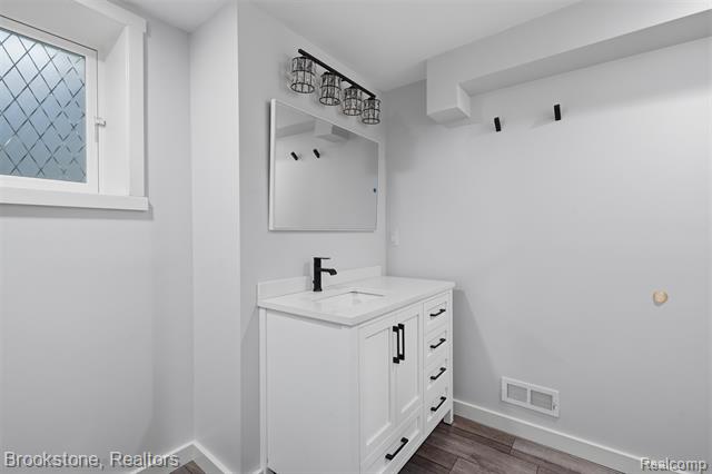 Builiding view thirty three for 4190 Valley Forge, Bloomfield Hills, MI. 48301