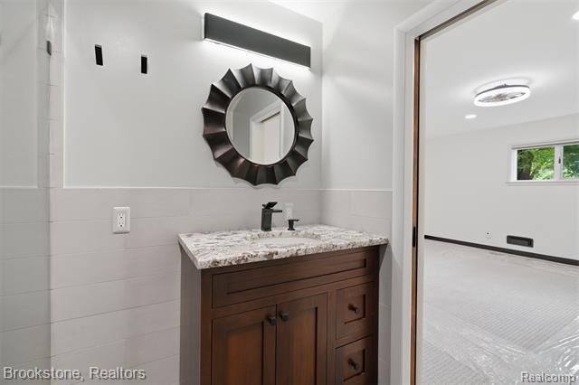 Builiding view twenty two for 4190 Valley Forge, Bloomfield Hills, MI. 48301