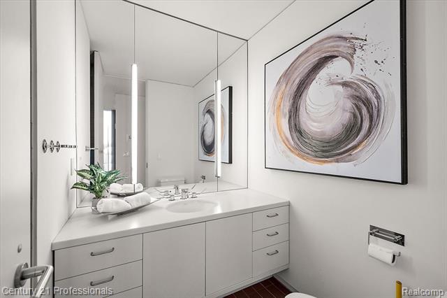 Builiding view forty nine for 5904 Wing Lake, Bloomfield Hills, MI. 48301