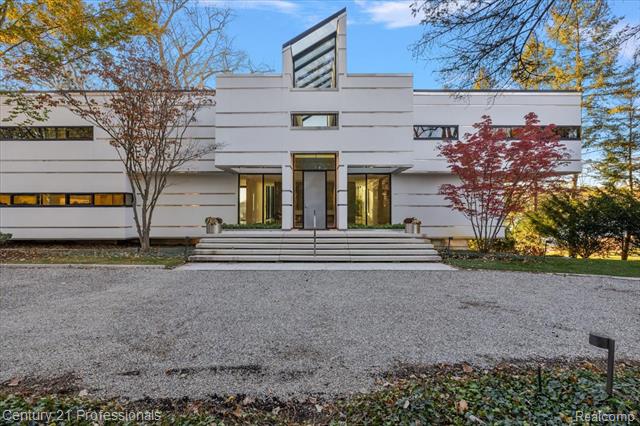 Builiding view two for 5904 Wing Lake, Bloomfield Hills, MI. 48301