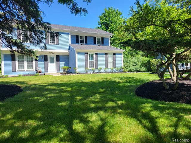 Builiding view five for 5791 Beauchamp, West Bloomfield, MI. 48322