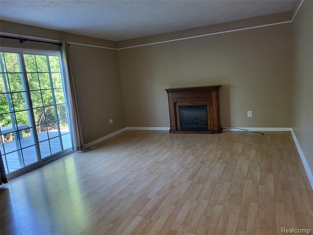 Builiding view nineteen for 5791 Beauchamp, West Bloomfield, MI. 48322