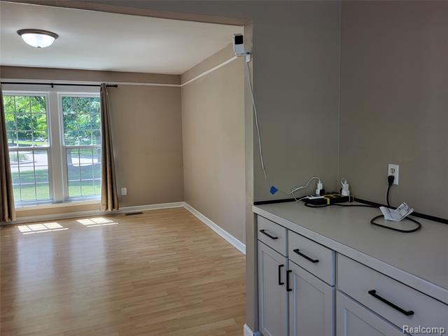 Builiding view sixteen for 5791 Beauchamp, West Bloomfield, MI. 48322