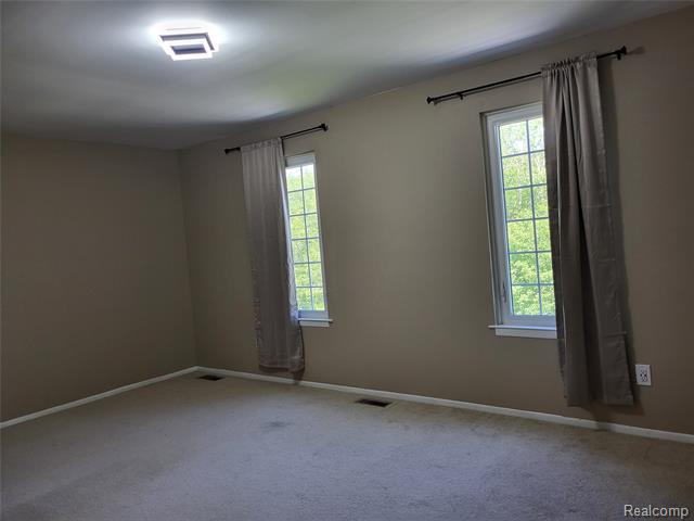 Builiding view twenty four for 5791 Beauchamp, West Bloomfield, MI. 48322