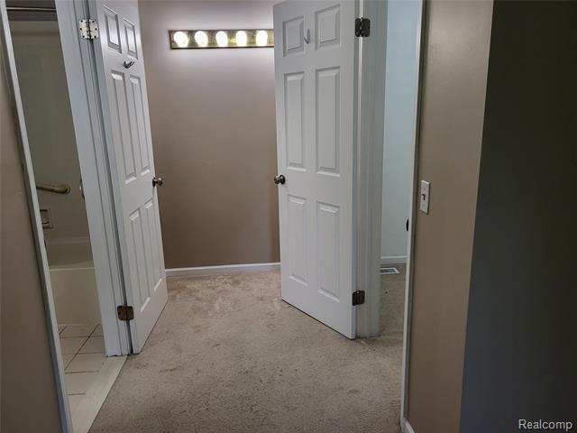 Builiding view twenty two for 5791 Beauchamp, West Bloomfield, MI. 48322