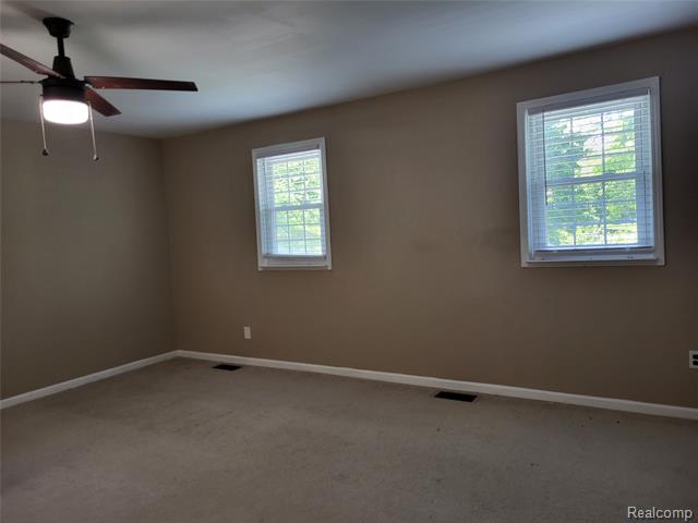 Builiding view twenty for 5791 Beauchamp, West Bloomfield, MI. 48322