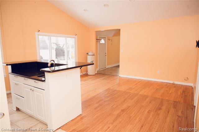 Builiding view eight for 1733 Westwood, Troy, MI. 48083