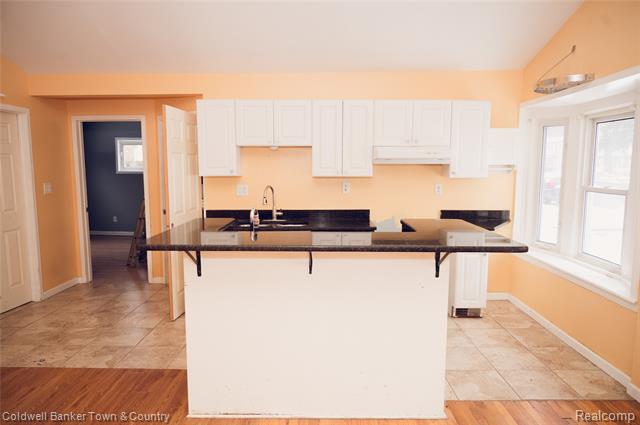 Builiding view two for 1733 Westwood, Troy, MI. 48083